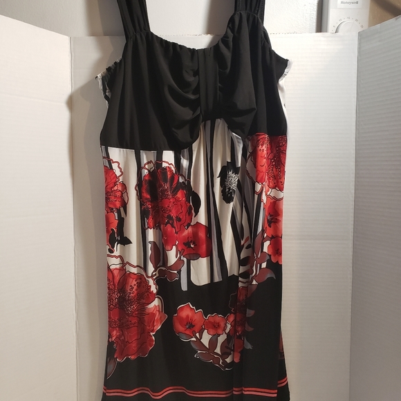 Floral print top - Picture 2 of 5